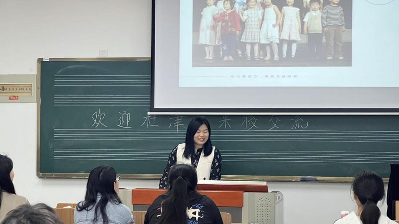 以下是一个宣传片拍摄报价明细表的示例：